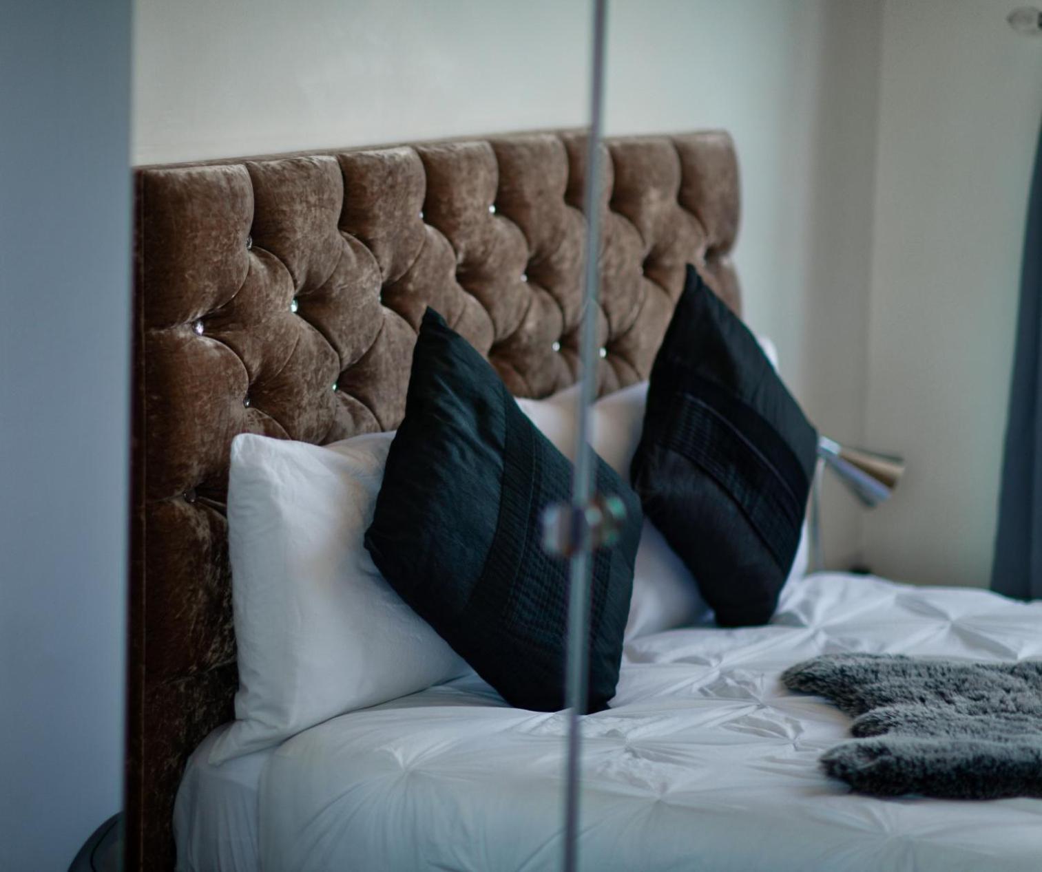 Sidemerseylivings - Central, Bright, And Convenient 2-Bedroom Apartment With Parking ลิเวอร์พูล ภายนอก รูปภาพ